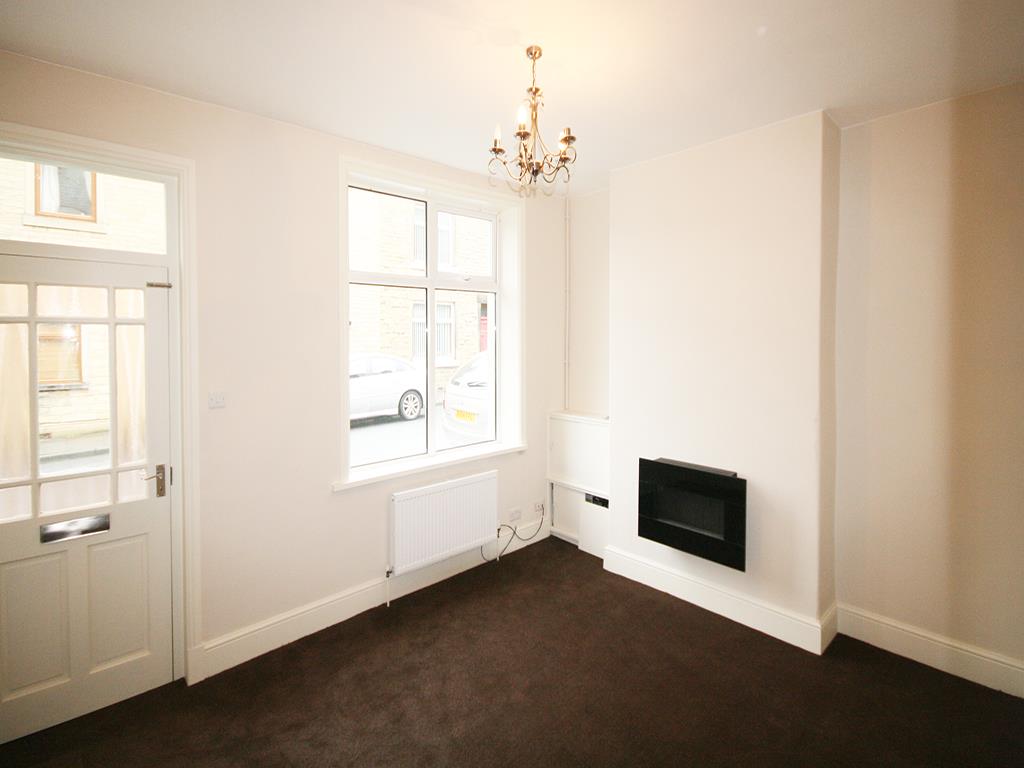 2 bedroom mid terrace house To Let in Earby - IMG_7543.jpg